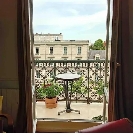 Apartment Haussmanien *