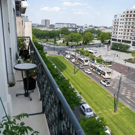 Haussmanien Apartment *